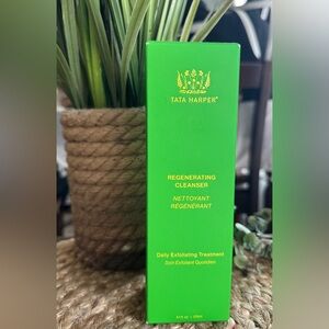 *NEW IN BOX* TATA HARPER Regenerating BHA Cleanser